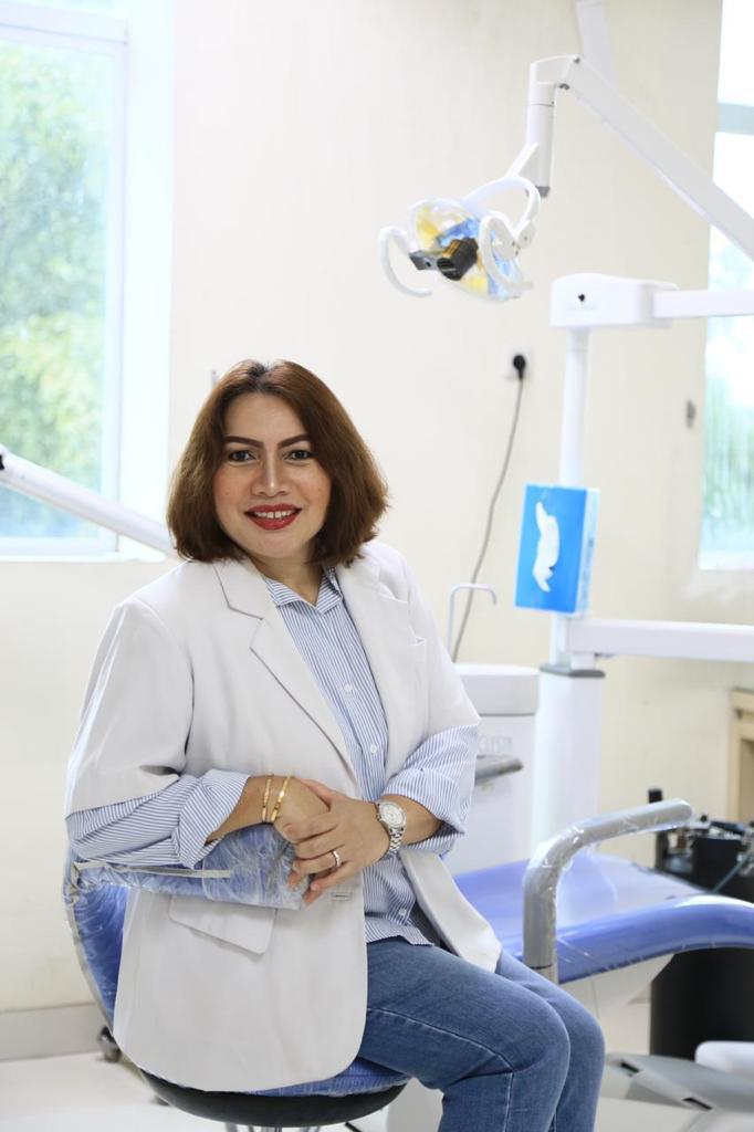 drg. Lisbet L R Siagian 